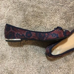 Apt 9 red and blue floral flats size 8.5